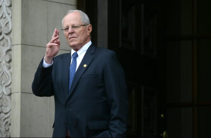 Aprobación de presidente Kuczynski sube a 30% en octubre, según encuesta