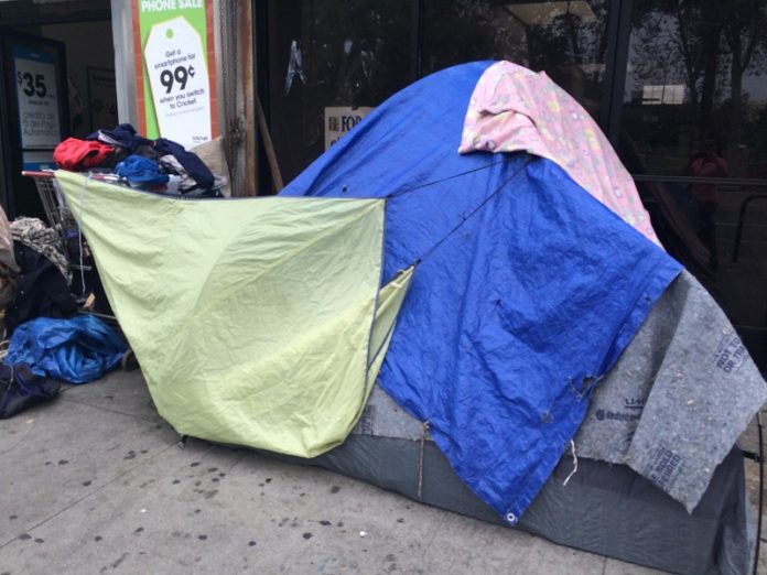 Baños portátiles para combatir epidemia de Hepatitis A Baños portátiles para combatir epidemia de Hepatitis A