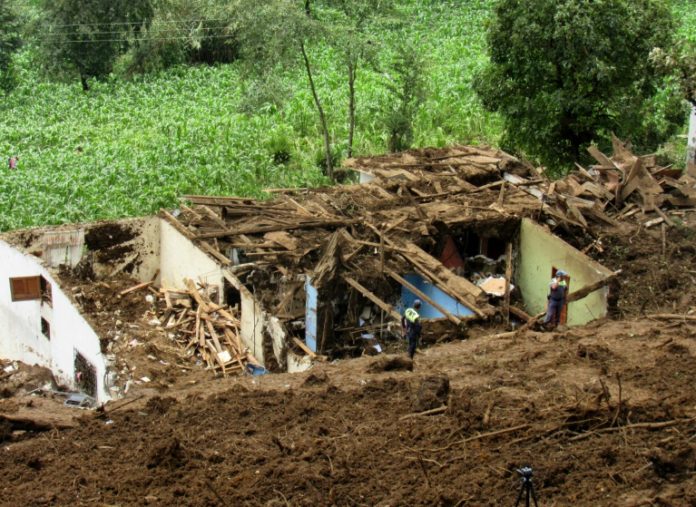 Las lluvias se ensañan con Centroamérica y dejan destrucción y muerte