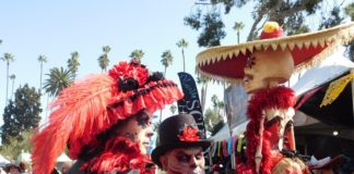 Un lugar que conmemora el Dia de los Muertos en Los Ángeles