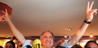 El alcalde de Caracas burla arresto domiciliario y pide auxilio a Colombia