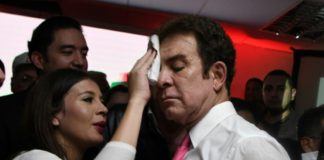 Hernández, al frente en unas elecciones de Honduras cuyos resultados desconoce Nasralla
