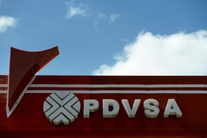 Maduro amplía poder militar al darle el mando de PDVSA a un general