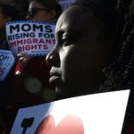 Re-si-den-cia, reclaman haitianos a Trump tras fin de beneficio migratorio