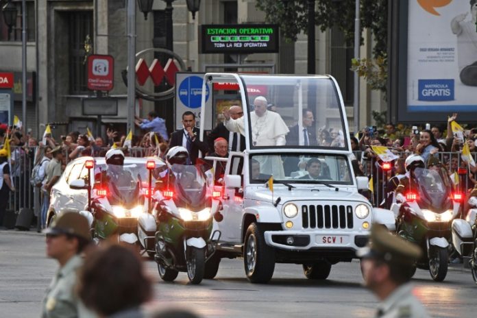 El papa Francisco llega a Chile en su sexta visita a la región