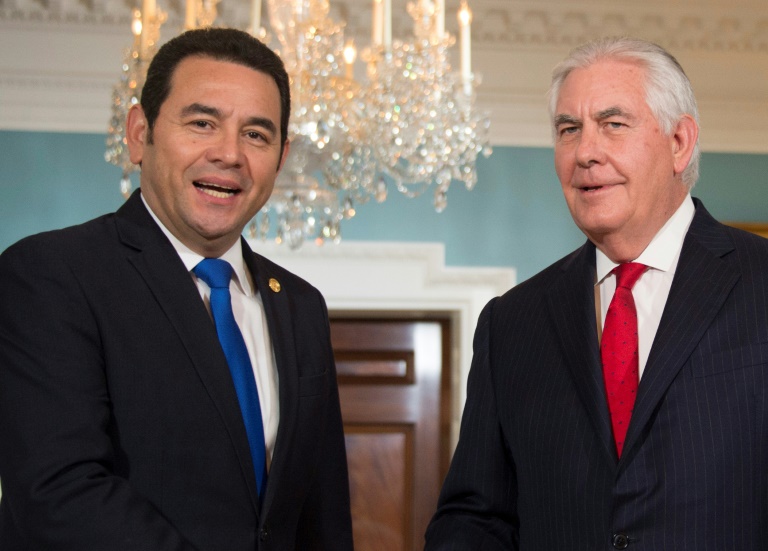 Trump y presidente de Guatemala dialogan sobre migración y seguridad