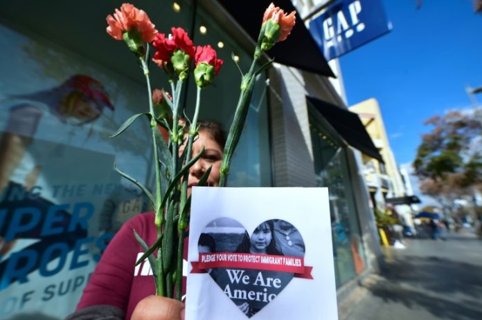 'Vota por amor' los 'dreamers' entran en campaña en San Valentín /AFP