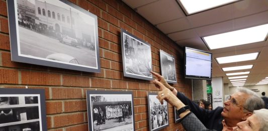 Cal State LA rinde homenaje a las manifestaciones estudiantiles chicanas