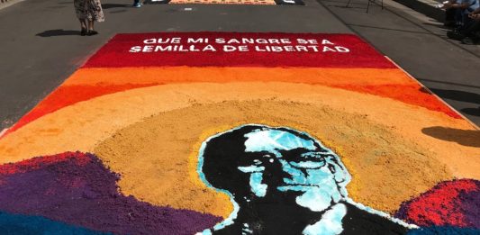 Representacion de el via Crusi de Monsenor Romero en Semana Santa - Los Angeles California