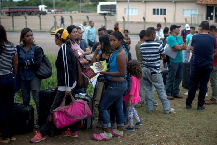 La migración venezolana trastorna pequeña ciudad fronteriza de Brasil / AFP