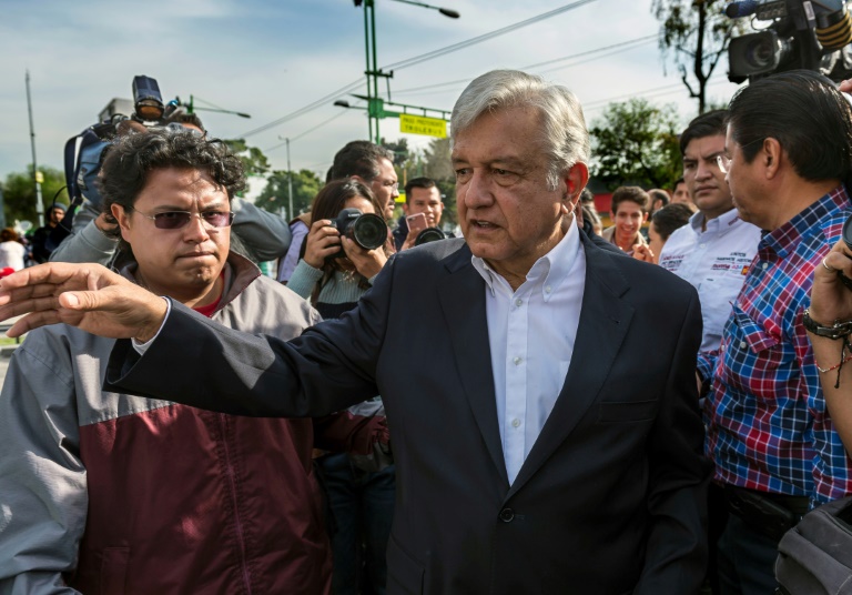 López Obrador incluiría migración y muro en negociación del TLCAN
