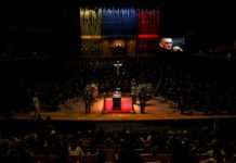 Niños y jóvenes rinden honores con música a José Antonio Abreu