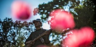 Nunca rendido o humillado, policías comunitarios del sur de México / AFP