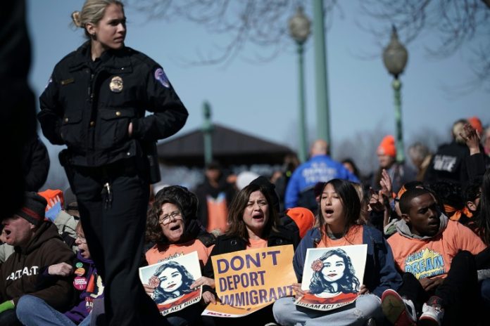 Protección de DACA para 'dreamers' continúa, según funcionario de EEUU /AFP