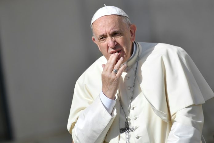 El papa Francisco se reunirá con víctimas de sacerdote pederasta chileno / AFP