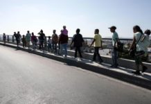 Migrantes centroamericanos llegan a la frontera mexicana con EEUU a pedir asilo