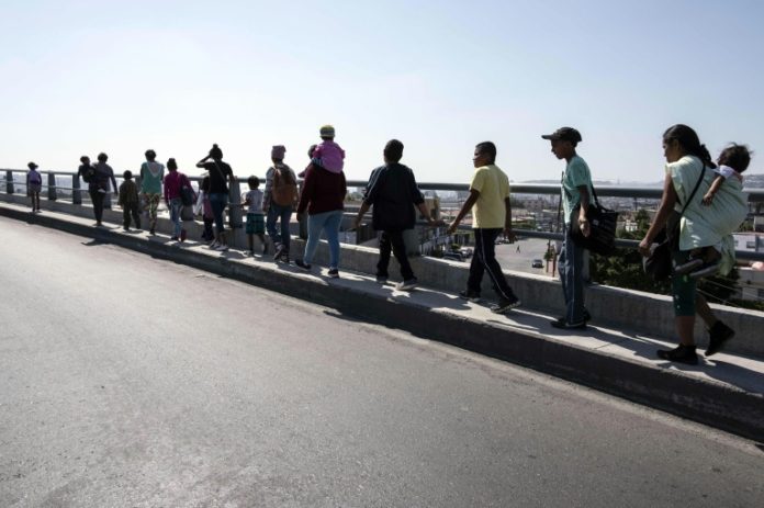 Migrantes centroamericanos llegan a la frontera mexicana con EEUU a pedir asilo