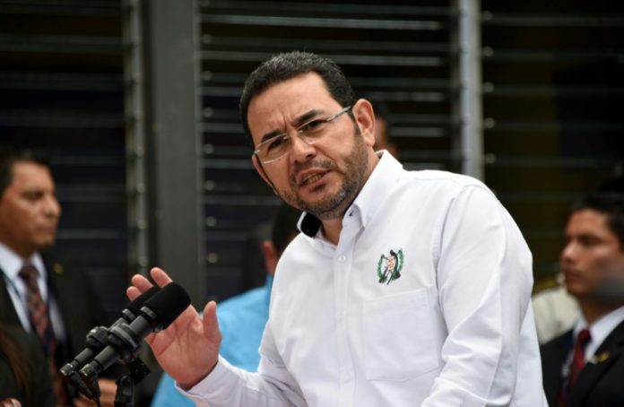 Presidente de Guatemala intensifica llamado al voto para consulta sobre Belice