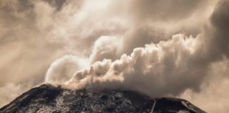 Volcán Chillán en alerta naranja en Chile ante aumento de su actividad