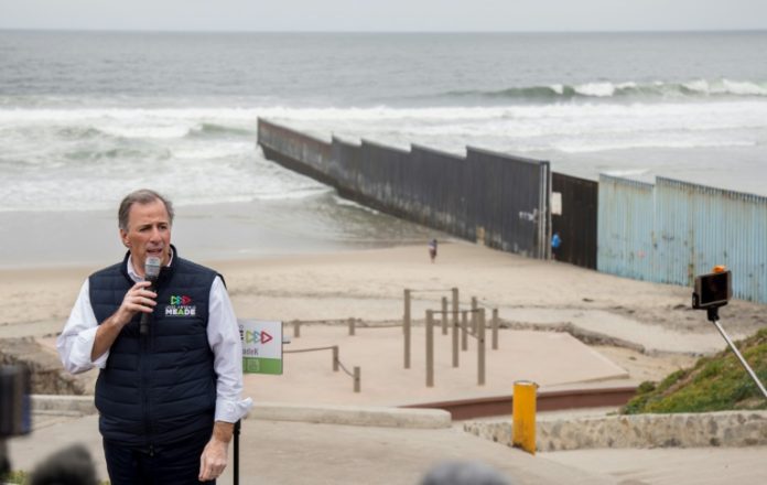 Candidato oficialista a presidencia de México propone muro tecnológico con EEUU