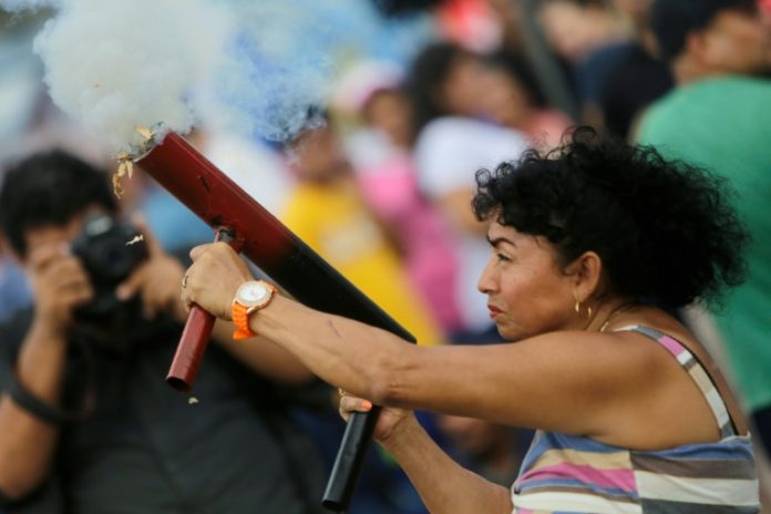 En Nicaragua las autoridades usan grupos paramilitares contra las protestas, dice AI