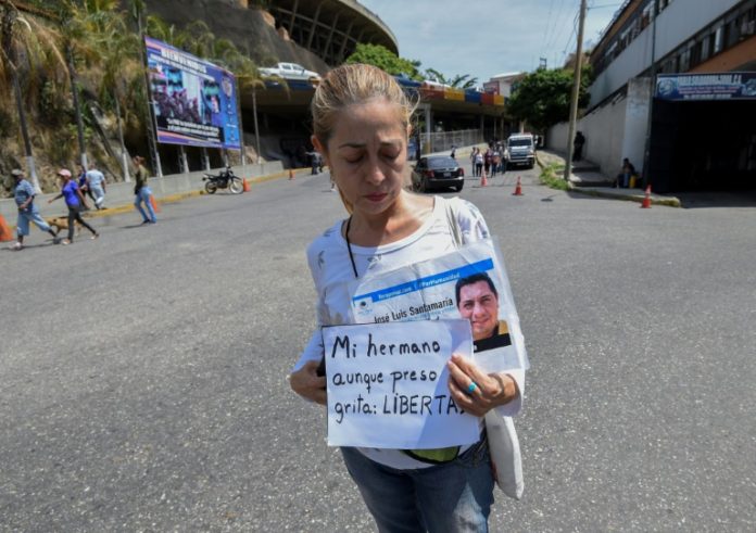 Opositores venezolanos presos ponen fin a toma de calabozos