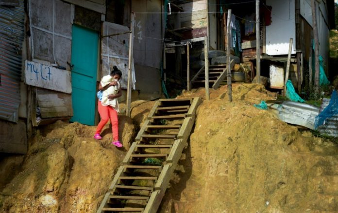 Pobreza en la periferia - la bomba social que deja la guerra en Colombia