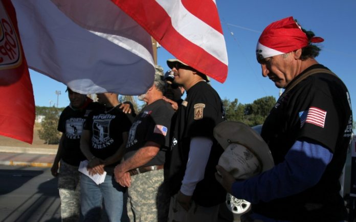 Veteranos mexicanos deportados de EEUU piden volver al país que defendieron