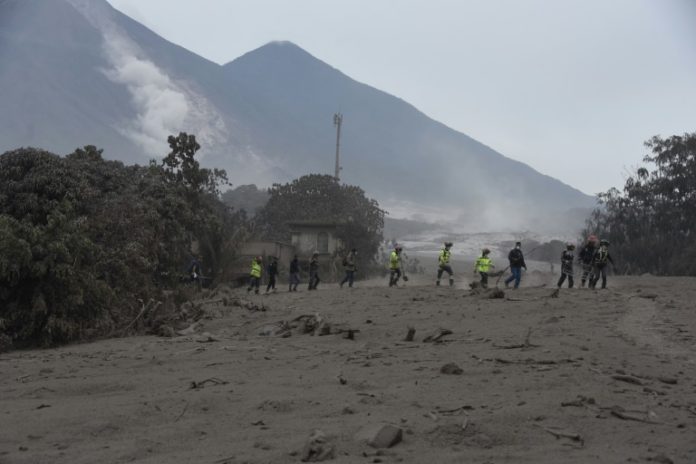 Desolación en poblado guatemalteco arrasado por la furia de un volcán