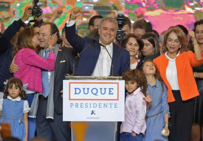 Duque corregirá pacto de paz tras ganar presidencia en Colombia