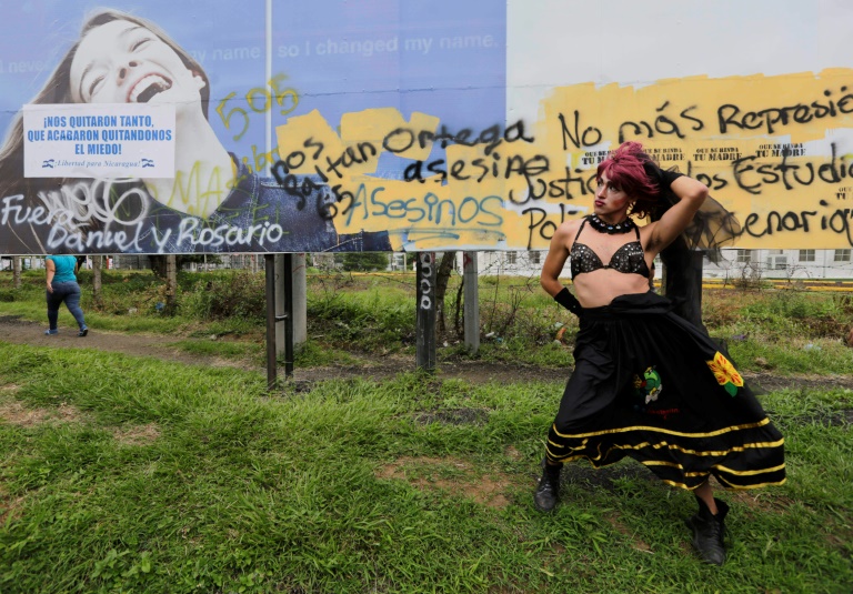 EEUU impone más sanciones por represión de protestas en Nicaragua - LGBT dressed