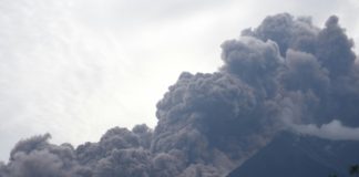 Unos 25 muertos deja potente explosión de volcán de Fuego en Guatemala