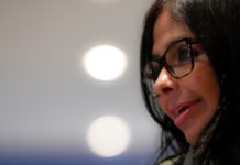 Vicepresidenta de Venezuela sancionada por la UE dice que no cederá ante 'amenazas'