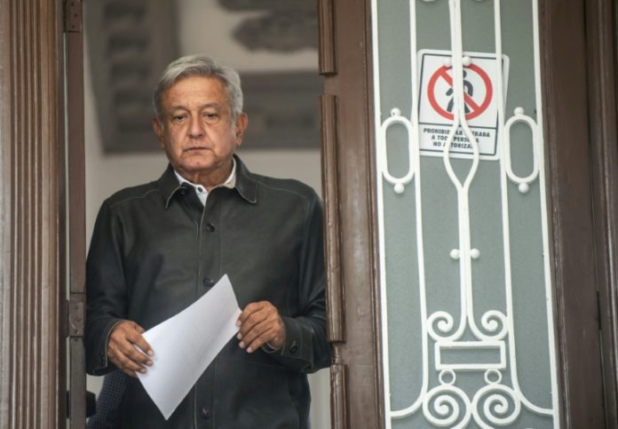 Autoridad electoral de México multa a partido de López Obrador