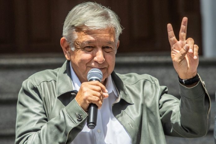 Trump advierte a presidente electo mexicano que se acelere negociación del TLCAN El presidente electo de México, el izquierdista Andrés Manuel López Obrador, el 23 de julio de 2018 en conferencia de prensa en Ciudad de México © AFP Pedro PARDO