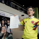 Colombianos votan consulta para castigar a políticos y empresas corruptas