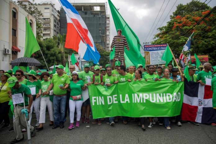 Dominicanos marcharon contra la corrupción y la impunidad