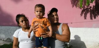Familias hondureñas separadas por 'tolerancia cero' temen secuelas de por vida