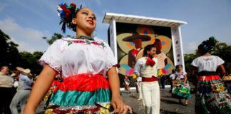 Guadalajara obtiene Récord Guinness por mosaico de cuentas más grande del mundo