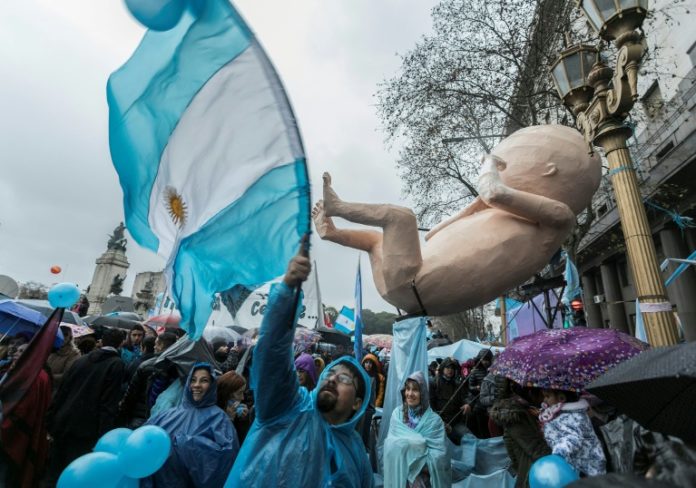 Legalización del aborto en Argentina en manos del Senado