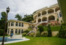 Lujosa mansión de expresidente Saca, símbolo de corrupción en El Salvador