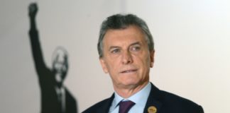 Macri pide a empresarios terminar con comportamientos mafiosos en Argentina