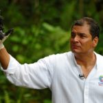 El gobierno de Ecuador acusa a Correa de usar fondos públicos contra Chevron