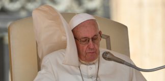 El papa pide a los nuevos obispos 'huir del clericalismo'