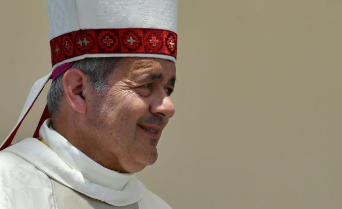 Obispo que renunció tras escándalo de pederastia declara ante justicia chilena