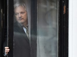 Assange dispuesto a entregarse si GB asegura que no será extraditado a EEUU