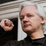 Assange reclama por vía judicial que Ecuador restablezca sus comunicaciones