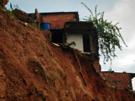 Deslizamiento de tierras en Caracas deja víctimas