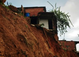 Deslizamiento de tierras en Caracas deja víctimas