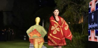 Bolivia llega a exhibición en París con arquitectura y moda aymaras